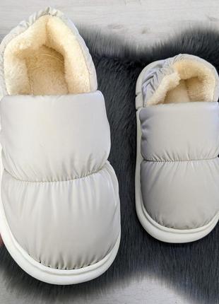 Тапочки жіночі чуні закриті плащівка на хутрі бежеві 2985