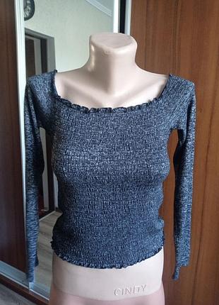 Стильная кофта со спускными плечами