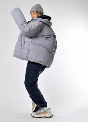 Зимний пуховик серого цвета8 фото