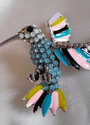 Колібрі кольорова емальована брошка пташка