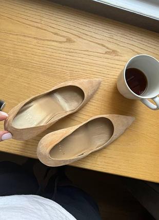 Замшеві туфлі stuart weitzman