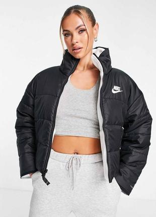 Женская двусторонняя куртка nike оригинал.