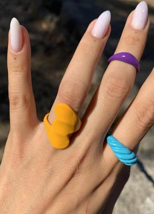 Набор цветных каблуков кольца