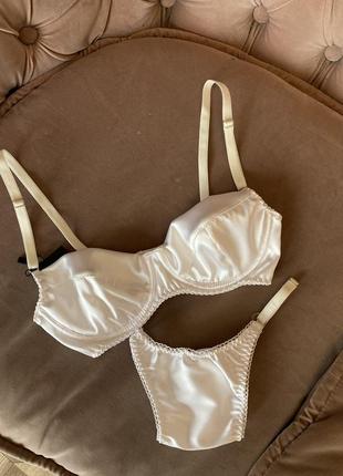 Комплект з білизняного шовку ручної робити