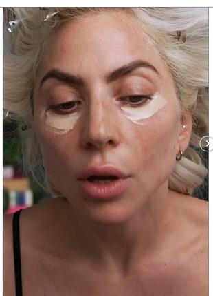 Стойкий консилер haus labs by lady gaga triclone skin tech hydrating + de-puffing concealer