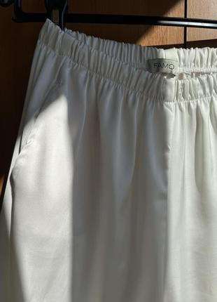 Брюки з сатину