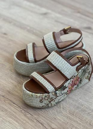 Сандалі  alberta ferretti