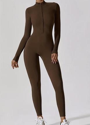 Спортивный коричневый эластичный комбинезон костюм на молнии