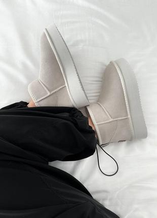 Ugg ultra mini platform milk