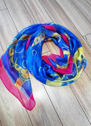 Шелковый платок с принтом в стиле hermes