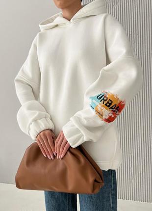 Худи женский теплый на флисе, оверсайз, кофта с капюшоном, с принтом на рукаве, белый