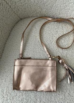 Маленькая кожаная сумочка