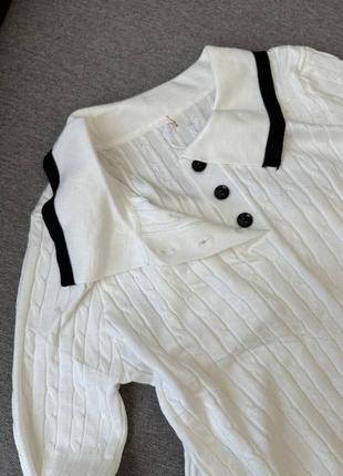 Женский молочный костюм с черной окантовкой - кофта с воротником поло + юбка мини