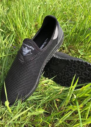 Тонкие кроссовки мужские из сетки 45 размер. летние кроссовки сетка. модель 56266. цвет: черный10 фото