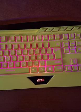 Яркая игровая клавиатура с подсветкой 2e gaming kg315 rgb usb yellow6 фото