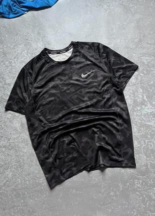 Спортивна футболка nike dri-fit