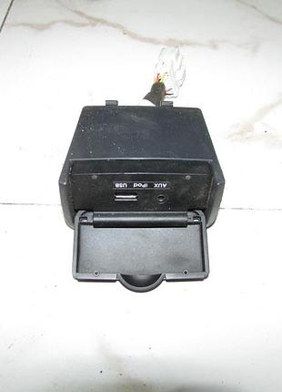 84619-1f900 - роз'єм usb aux kia sportage 2 2004-2010
