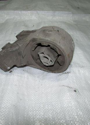 Опора двигуна задня chevrolet captiva 25888331