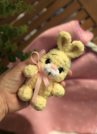 Зайчик. плюшева іграшка ручної роботи.