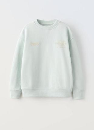 Свитшорт zara с объемными буквами в очень красивом цвете