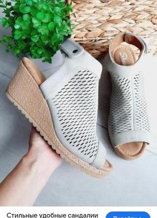 Женские босоножки на платформе skechers.