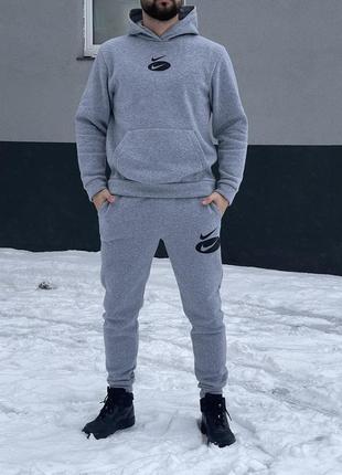 Зимний теплый серый спортивный мужской костюм на флисе nike swoosh