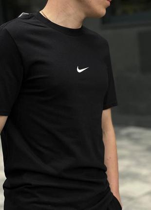 Футболка nike center logo t-shirt: классика спортивного стиля для тебя!