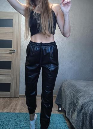 Кожаные джоггеры zara