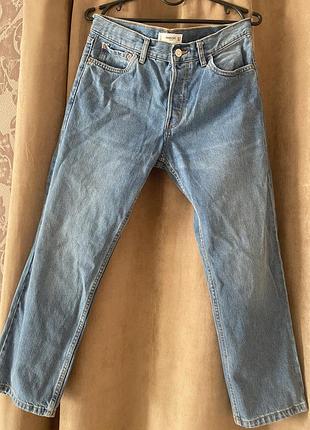 Женские джинсы