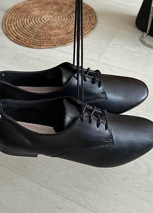 Новые натуральные кожаные туфельки andre