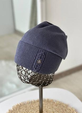 Шапка женская с защипом