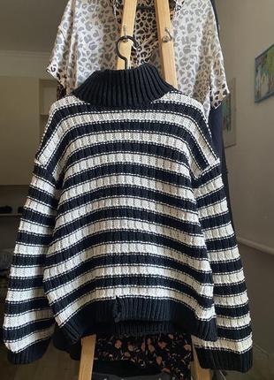Теплий светер жіночий оверсайз женский свитер в полоску кофта