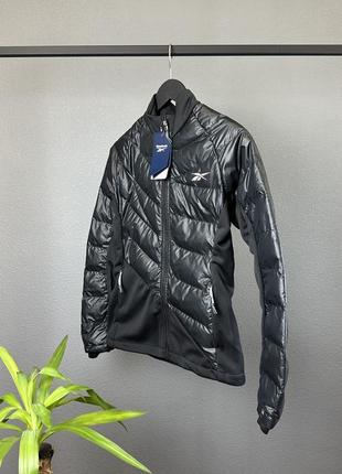 Женская куртка reebok оригинал.