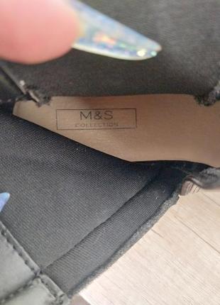 Чоботи лаковані