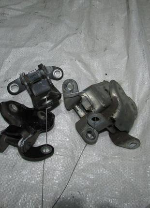 Петля дверей toyota avensis t25 2003-2008