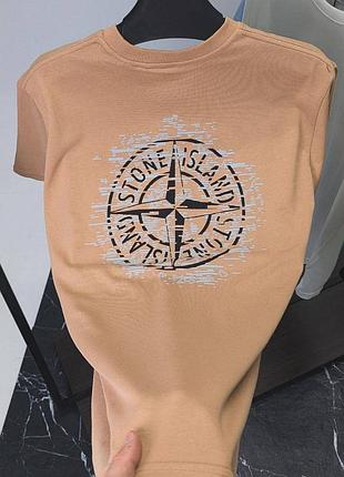 Бежева футболка чоловіча в стилі stone island з принтом2 фото