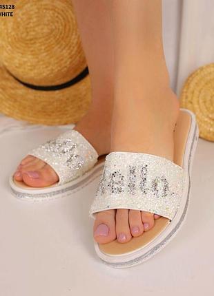 Женские шлепанцы с блёсточками flip flops белого  цвета