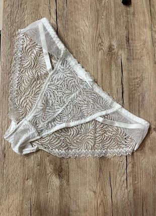 Мереживні трусики бразиліани у молочному кольорі