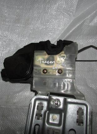 Замок дверей передній лівий правий хюндай туксон hyundai tucson 2004-2014