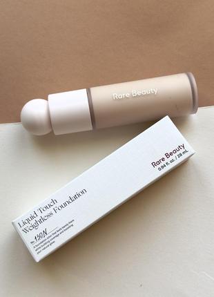 Тональний крем rare beauty by selena gomez liquid touch weightless foundation 130n