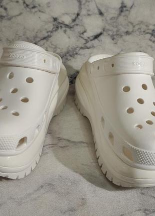 Сабо на высокой платформе crocs mega crush clog.m7w9(39-40)новые,но есть нюансы,все на фото.