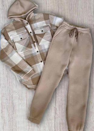 Офисное геймерское кресло.