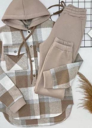 Офисное геймерское кресло.