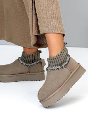 Короткие замшевые девчачье угги, цвет хаки, ugg сверху манжет, для зимы, натуральны...