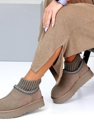 Короткие замшевые девчачье угги, цвет хаки, ugg сверху манжет, для зимы, натуральны...