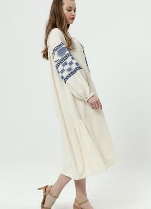Бежева сукня вишиванка з синім орнаментом 50, 52, 544 фото