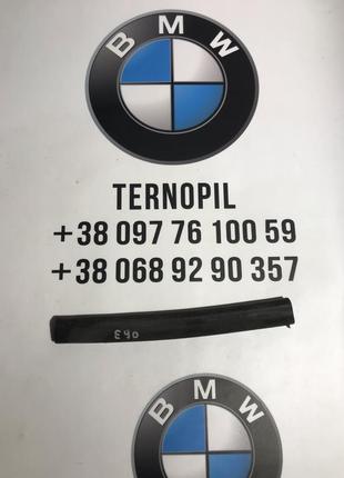 Уплотнитель резинка фары капота бмв bmw е e90/91 51767218581