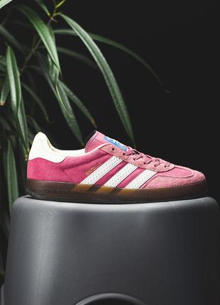 Жіночі замшеві кросівки adidas gazelle pink