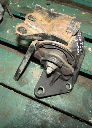 Опора двигуна ліва hyundai tucson 2004-2014 218302e100