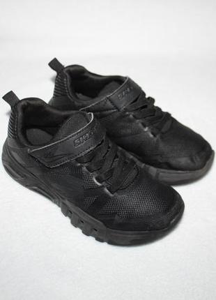 Кроссовки фирмы skechers 33 размера по стельке 21,5 см. мигают при хотьбе .